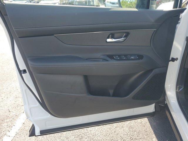 Photo of 2025 Everest White P Nissan Murano