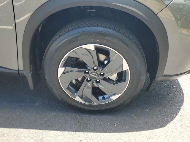 Photo of 2025 Gun Metallic Nissan Rogue