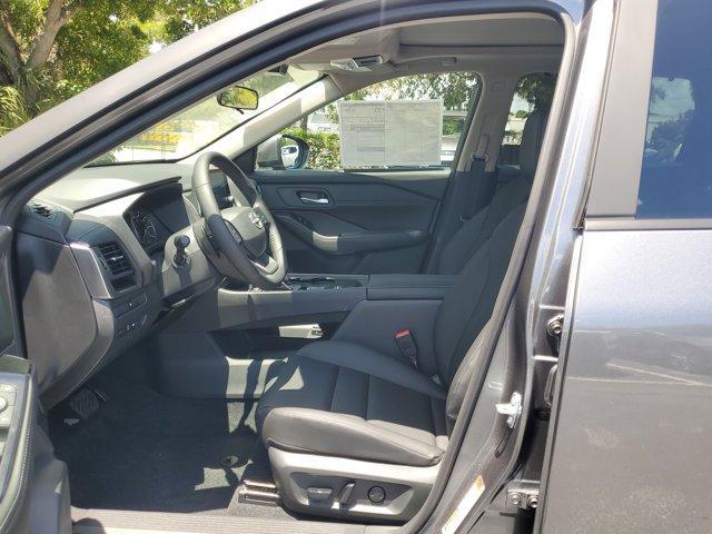 Photo of 2025 Gun Metallic Nissan Rogue