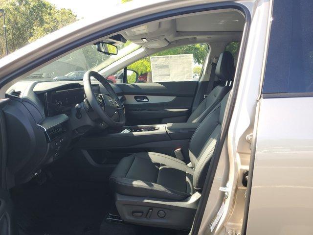 Photo of 2025 Champagne Silve Nissan Murano