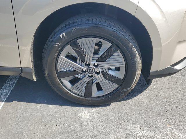 Photo of 2025 Champagne Silve Nissan Murano
