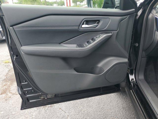 Photo of 2025 Black Nissan Rogue