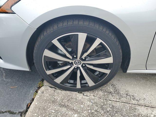 Photo of 2021 Brilliant Silver Metallic Nissan Altima
