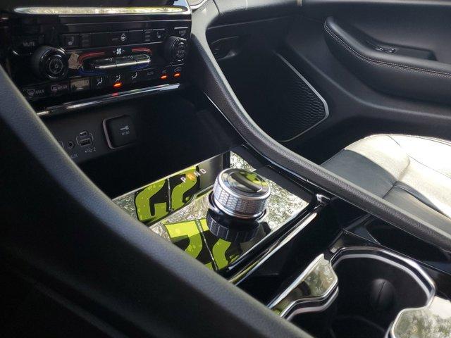 Photo of 2022 Metallic Jeep Grand Cherokee