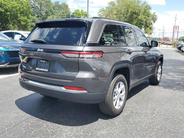 Photo of 2022 Metallic Jeep Grand Cherokee