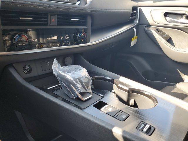 Photo of 2025 Everest White P Nissan Rogue