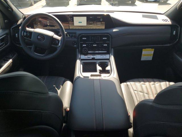 Photo of 2025 White Nissan Armada