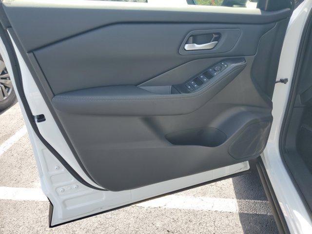 Photo of 2025 Everest White P Nissan Rogue