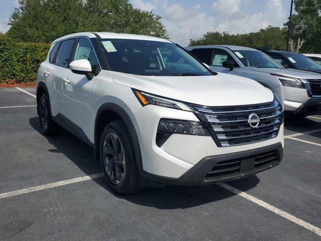 Photo of 2025 Everest White P Nissan Rogue