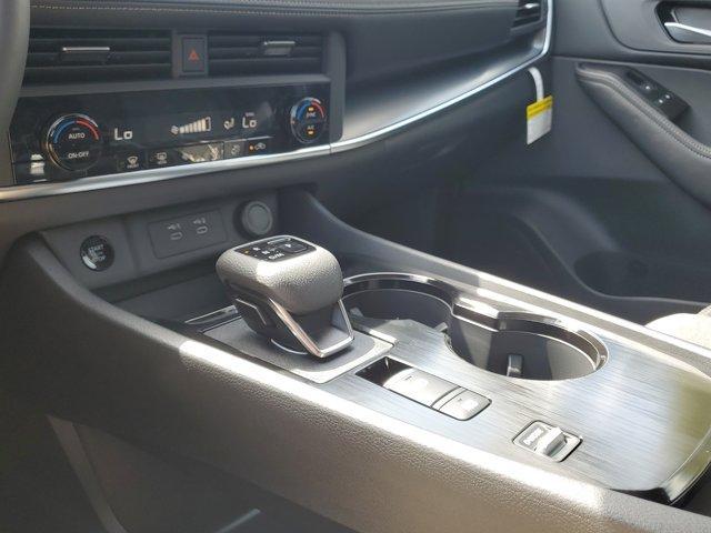 Photo of 2025 Everest White P Nissan Rogue