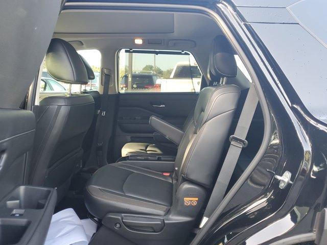 Photo of 2024 Black Nissan Pathfinder