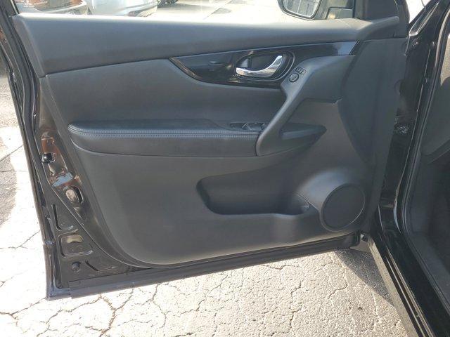 Photo of 2021 Magnetic Black Nissan Rogue Sport