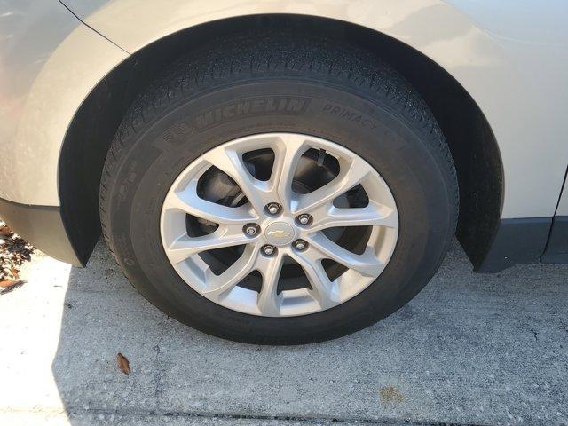 Photo of 2021 Silver Ice Metallic Chevrolet Equinox