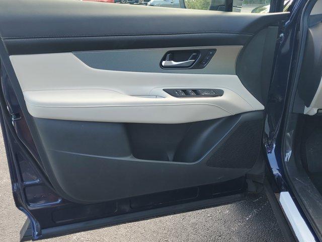 Photo of 2025 2t Blu Blk Roof Nissan Murano