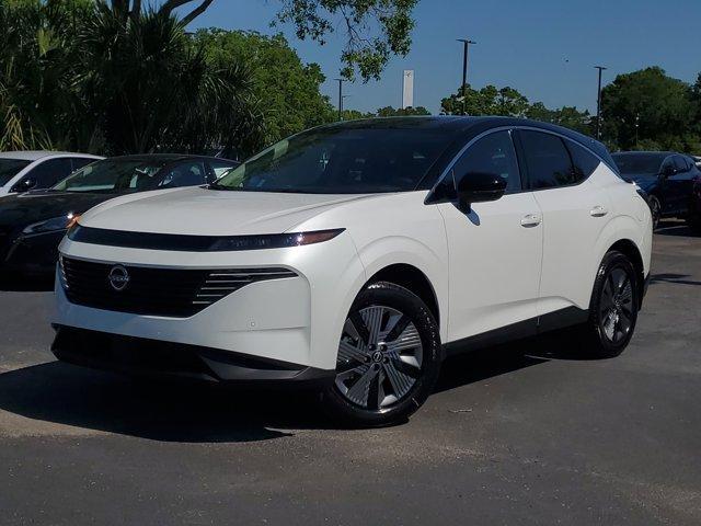 Photo of 2025 White / Black Nissan Murano