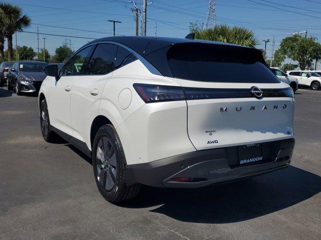 Photo of 2025 White / Black Nissan Murano
