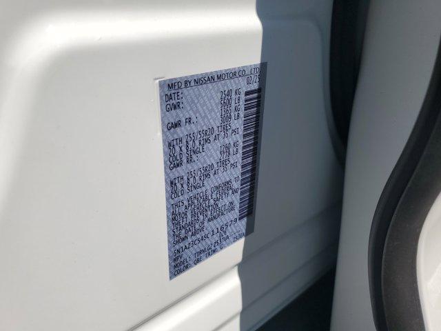 Photo of 2025 White / Black Nissan Murano
