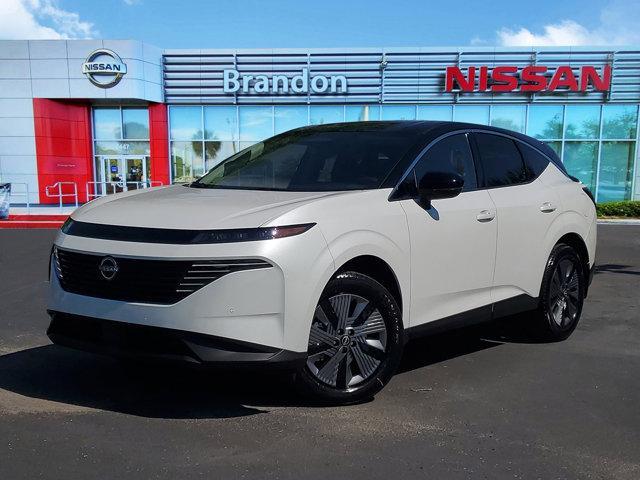 Photo of 2025 White / Black Nissan Murano