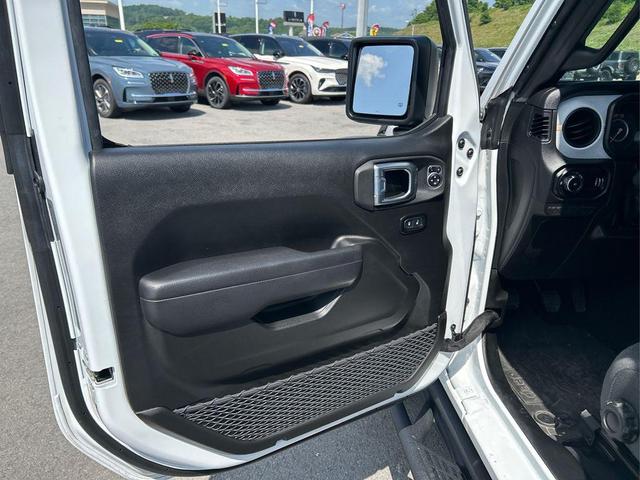 Photo of 2024 Bright White Clearcoat Jeep Wrangler