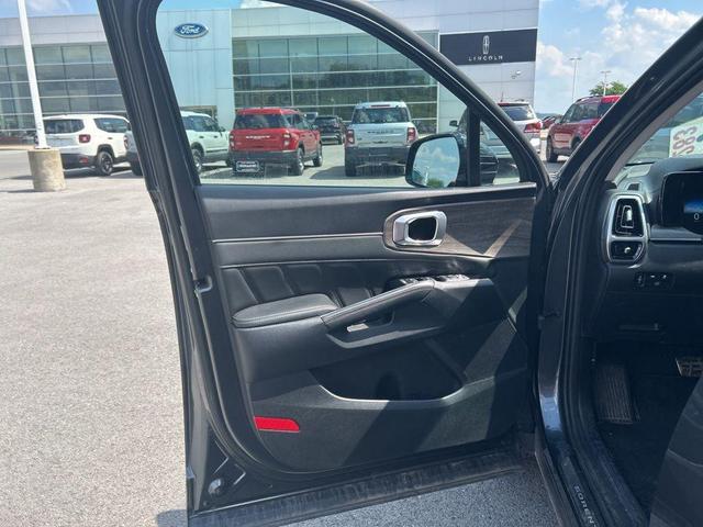 Photo of 2021 Gravity Gray Kia Sorento