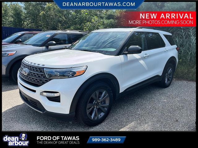 Photo of 2022 STAR WHITE MET TRI-COAT Ford Explorer