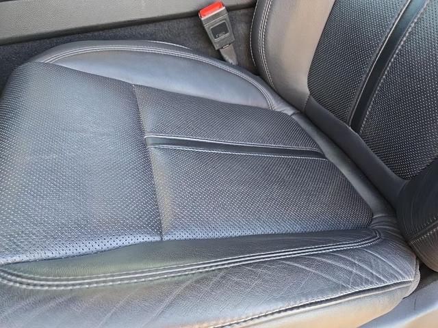 Photo of 2024 Diamond Black Crystal Pearlcoat Jeep Wagoneer