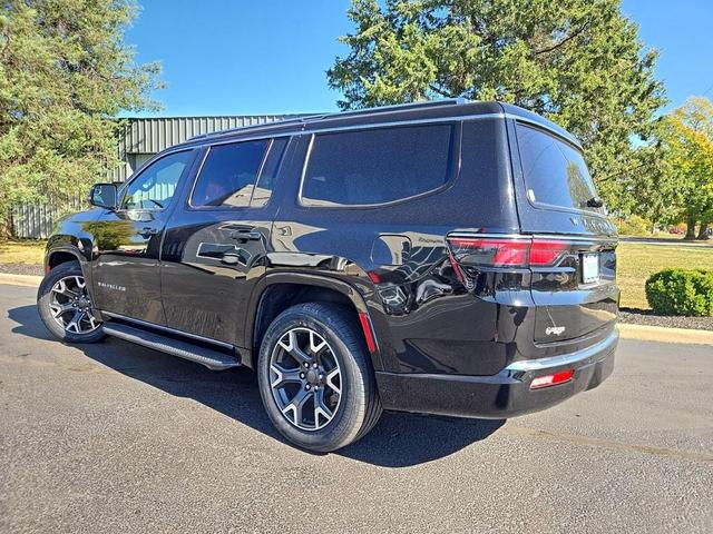 Photo of 2024 Diamond Black Crystal Pearlcoat Jeep Wagoneer