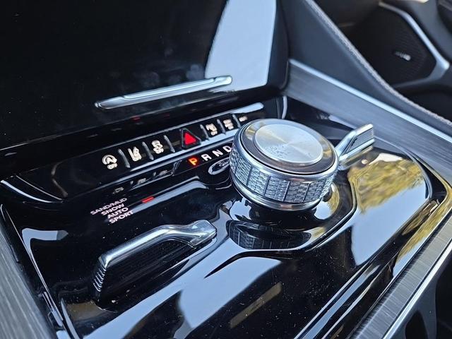 Photo of 2024 Diamond Black Crystal Pearlcoat Jeep Wagoneer