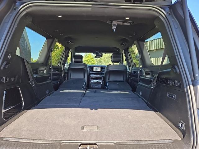 Photo of 2024 Diamond Black Crystal Pearlcoat Jeep Wagoneer