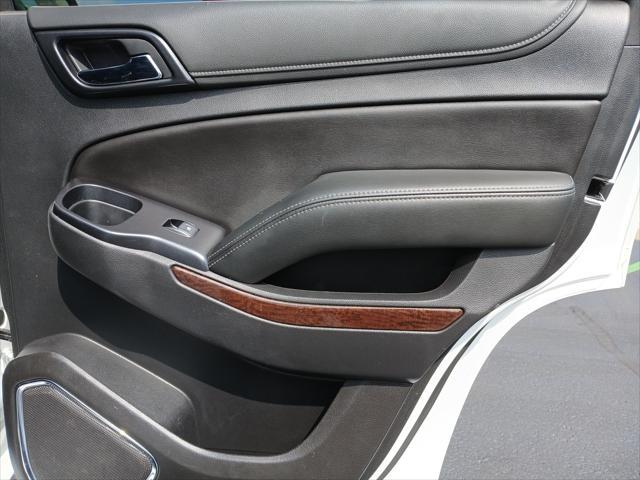 Photo of 2020 Summit White GMC Yukon
