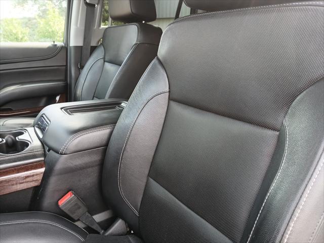 Photo of 2020 Summit White GMC Yukon
