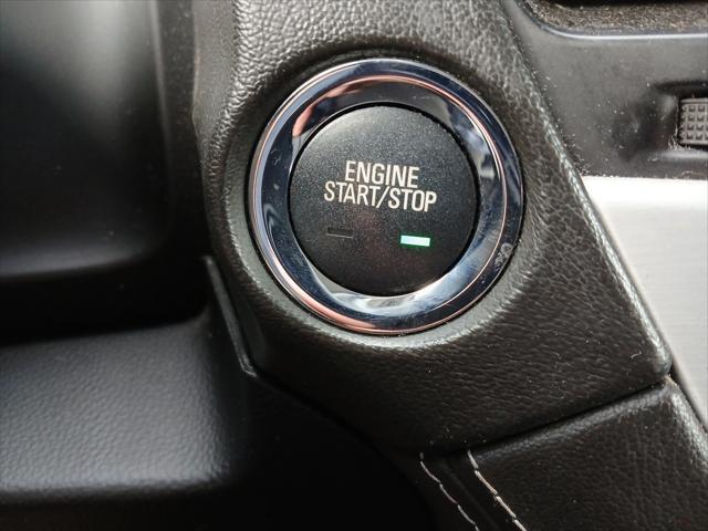 Photo of 2020 Summit White GMC Yukon