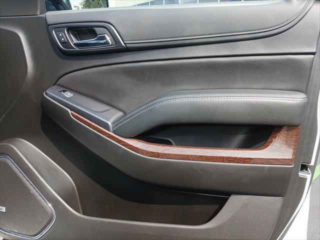 Photo of 2020 Summit White GMC Yukon