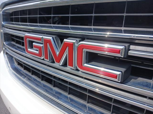 Photo of 2020 Summit White GMC Yukon