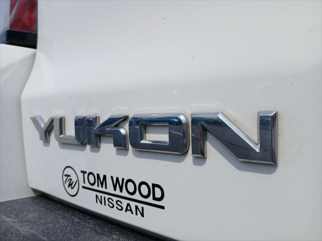Photo of 2020 Summit White GMC Yukon