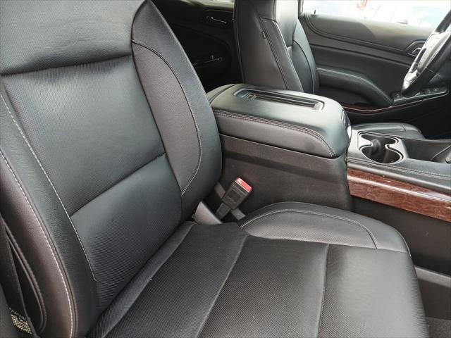 Photo of 2020 Summit White GMC Yukon