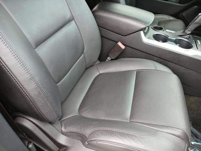 Photo of 2014 White Platinum Clearcoat Metallic Ford Explorer
