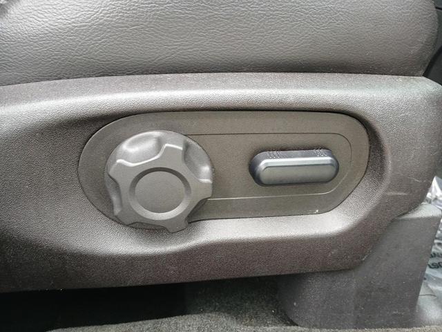 Photo of 2014 White Platinum Clearcoat Metallic Ford Explorer