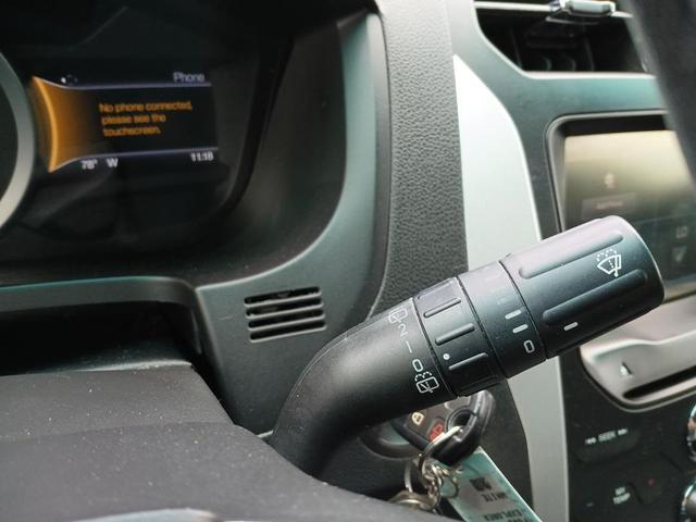 Photo of 2014 White Platinum Clearcoat Metallic Ford Explorer