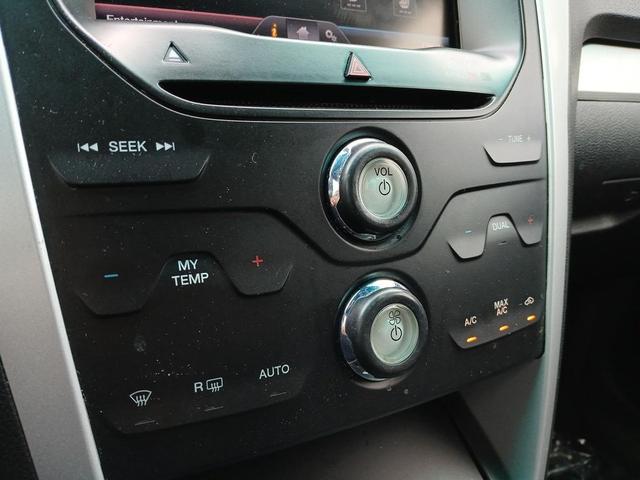 Photo of 2014 White Platinum Clearcoat Metallic Ford Explorer