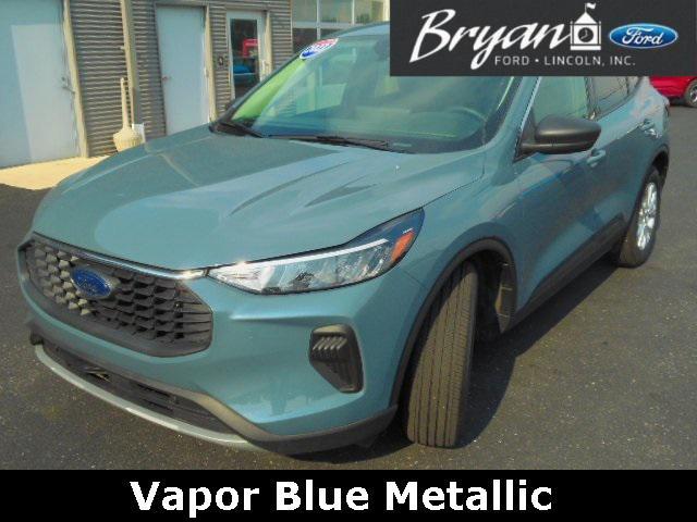 Photo of 2023 Vapor Blue Metallic Ford Escape