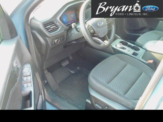 Photo of 2023 Vapor Blue Metallic Ford Escape