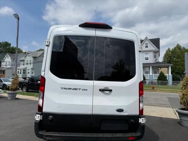 Photo of 2019 Oxford White Ford Transit-250