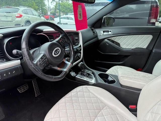 Photo of 2015 White Kia Optima