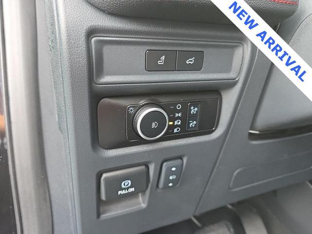 Photo of 2024 Black Metallic Ford Expedition