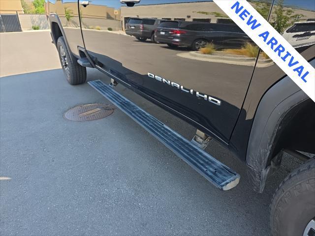 Photo of 2022 Ebony Twilight Metallic GMC Sierra 3500
