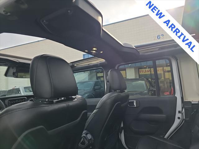 Photo of 2023 Earl Clearcoat Jeep Wrangler