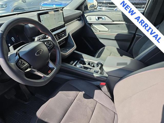 Photo of 2025 Vapor Blue Metallic Ford Explorer