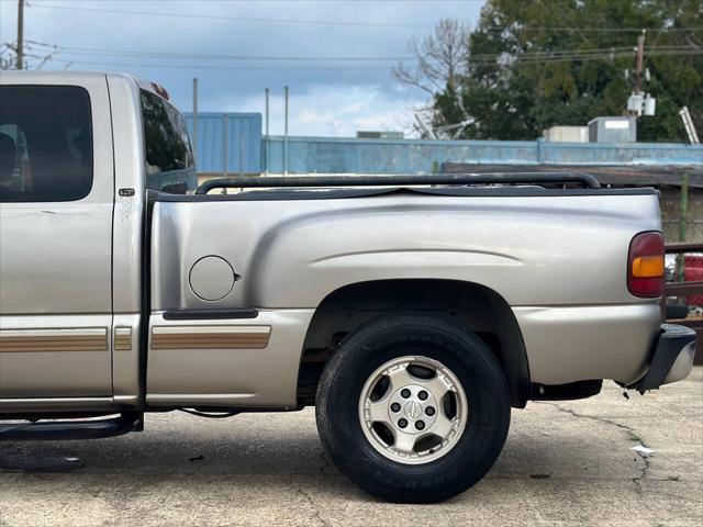 Photo of 2001 Tan Chevrolet Silverado 1500