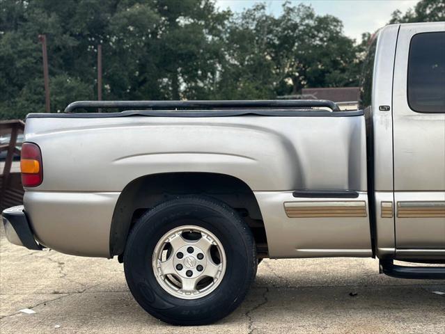 Photo of 2001 Tan Chevrolet Silverado 1500